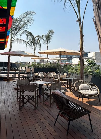 plate-of-chicken-with-noodles-and-beans-WZWH5WWaxassda